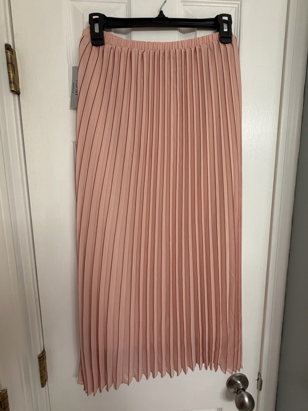 WD.NY Pleated Midi Skirt in Blush - size L, NWT